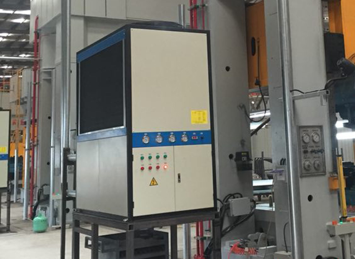 常規(guī)尺寸的油冷機(jī)安裝注意事項(xiàng)有哪些？